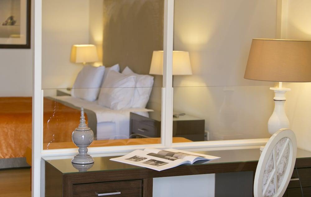 สกีอาทอส พรินเซสส์ Hotel อายา ปารัสเกวี ภายนอก รูปภาพ
