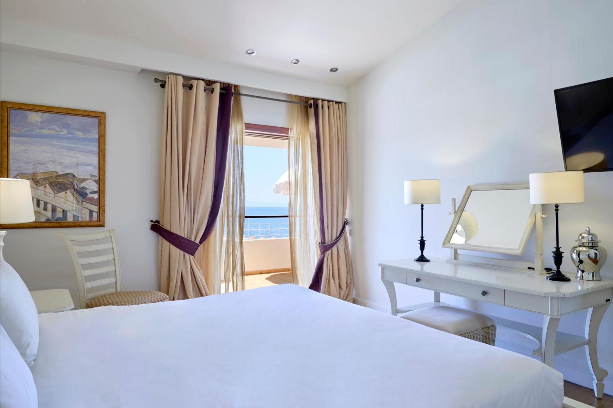 สกีอาทอส พรินเซสส์ Hotel อายา ปารัสเกวี ภายนอก รูปภาพ